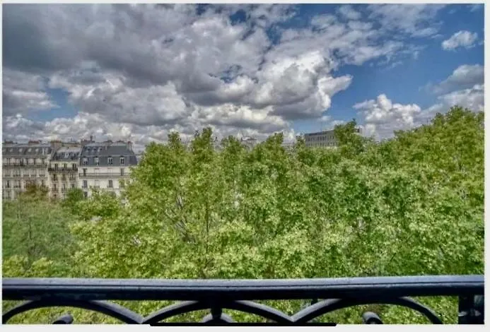 Paris 17 Elegance And Light Monceau And Batignolles Apartment 0*,  France